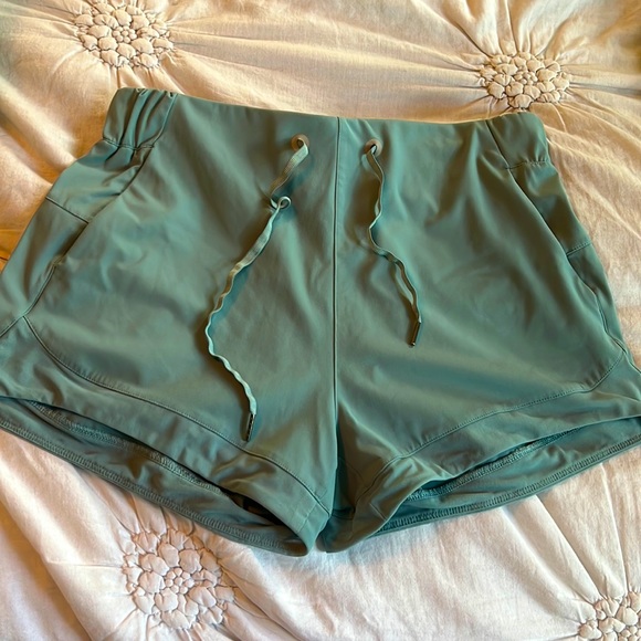 lululemon athletica Pants - lululemon shorts